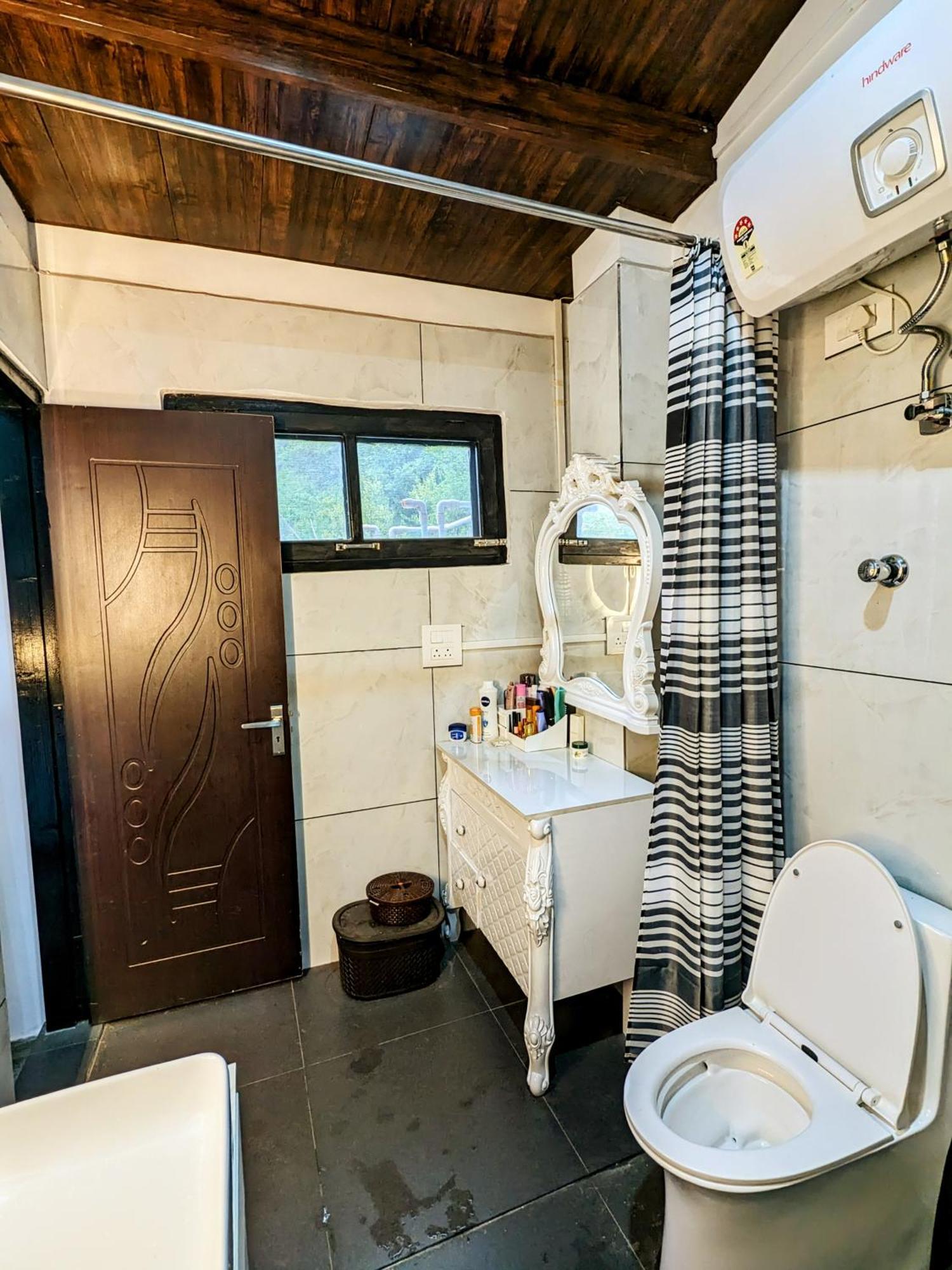 Kavi'S Vacation Homes - Sainj Esterno foto